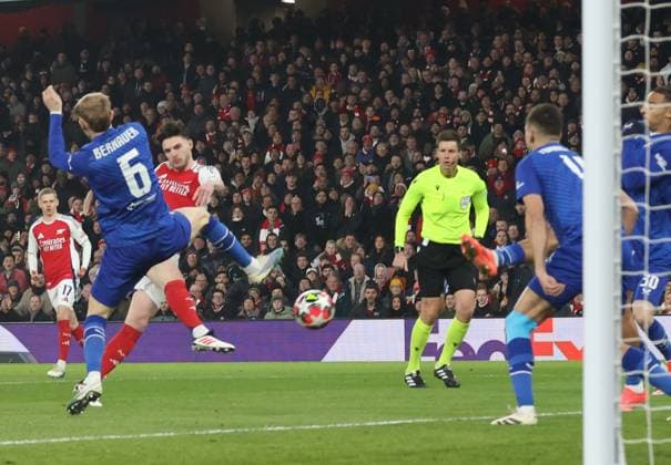 Declan Rice (A) scores the first Arsenal goal (1-0) at the Arsenal v Dinamo Zagreb UEFA Champions League match, at the Emirates Stadium, London, UK on 22nd January, 2025. 
