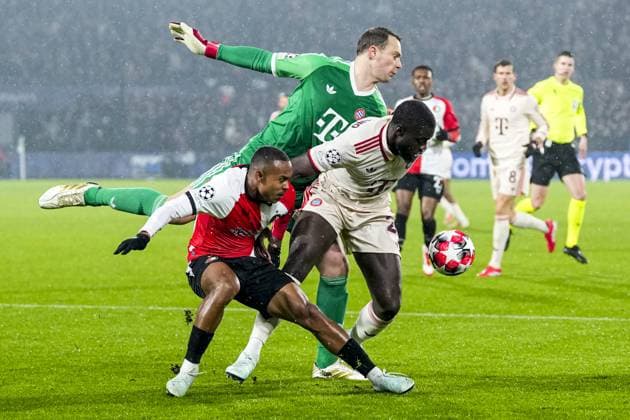 UEFA Champions League: Feyenoord v FC Bayern Munich Rotterdam - Igor Paixao of Feyenoord, FC Bayern Munich goalkeeper FC Bayern Munich during the seventh round of new format of the Champions League 2024 2025. The match is set between Feyenoord and FC Bayern Munich at Stadion Feijenoord De Kuip on 22 January 2025 in Rotterdam, The Netherlands. Copyright: xYannickxVerhoevenx
