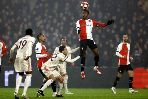 ROTTERDAM - (l-r) Jamal Musiala of Bayern Munich, Antoni Milambo of Feyenoord during the UEFA Champions League match between Feyenoord and FC Bayern Munich at Feyenoord Stadium de Kuip on Jan. 22, 2025 in Rotterdam, Netherlands. ANP ROBIN VAN LONKHUIJSEN UEFA Champions League 2024 25 League phase 7 2024 25 xVIxANPxSportx xxANPxIVx 518098200 originalFilename: 518098200.jpg