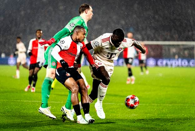 SC Bayern Munchen goalkeeper Manuel Neuer, Feyenoord Rotterdam forwarder Igor Paixao, SC Bayern Munchen defender Dayot Upamecano during the match Feyenoord - Bayern Munchen at the Stadium De Kuip for the UEFA Champions League - League Phase - Matchday 7 season 2024-2025 in ROTTERDAM, Netherlands on 22 january 2025, (photo by Marcel van Dorst EYE4images DeFodi Images) Defodi-746_209842