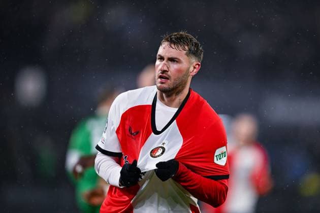 22.01.2025, Fussball UEFA Champions League 2024 2025, 7.Spieltag, Feyenoord Rotterdam - FC Bayern München, im De Kuip, Santiago Gimenez (Feyenoord Rotterdam) freut sich über das Tor zum 1:0.