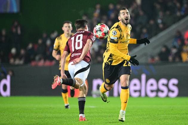 From left Lukas Sadilek of Sparta and Henrikh Mkhitaryan of Inter in action during the Football Champions League 7th round match: Sparta Prague vs Inter Milan in Prague, Czech Republic, January 22, 2025. (CTKxPhoto MichalxKamaryt) CTKPhotoP2025012208585  CTKPhotoP2025012208585