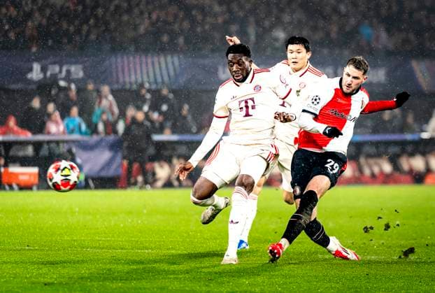 Feyenoord Rotterdam forwarder Santiago Gimenez scores the 1-0 during the match Feyenoord - Bayern Munchen at the Stadium De Kuip for the UEFA Champions League - League Phase - Matchday 7 season 2024-2025 in ROTTERDAM, Netherlands on 22 january 2025, (photo by Marcel van Dorst EYE4images DeFodi Images) Defodi-746_209853