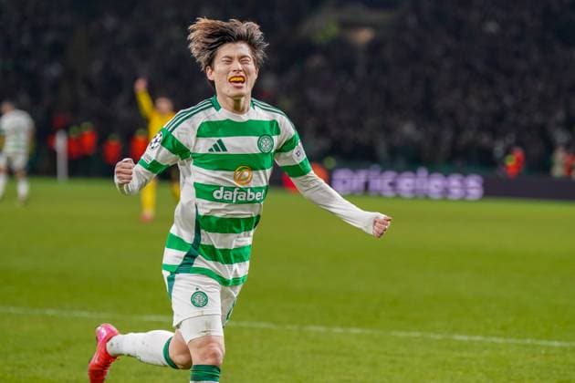Fussball: UEFA Champions League 2024 2025, Spieltag 7 - Celtic Glasgow vs. Young Boys Bern (YB) - Celtic Park (Glasgow, Schottland): Tor und Torjubel von Kyogo Furuhashi (Celtic Glasgow, 8) Treffer wurde allerdings von nicht gegeben. Copyright: xJOERANxSTEINSIEKx