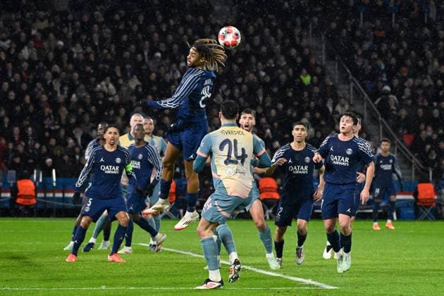 FOOTBALL : PSG vs Manchester City - Ligue des Champions - 22 01 2025 Bradley Barcola ( 29 - PSG ) during the UEFA Champions League match between Paris Saint Germain and Manchester City at Parc Des Princes on January 22, 2025 in Paris, France. ( Photo by Dante Badano PsnewZ ) - ParisFrance  Copyright: xDantexBadanox