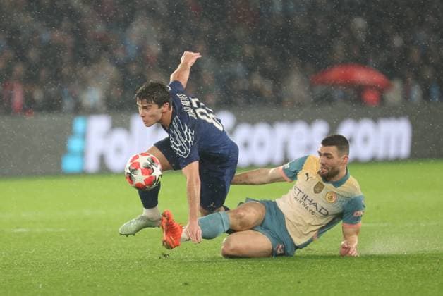 FOOTBALL PSG - MANCHESTER CITY PHOTOPQR LE PARISIEN Le Parisien Arnaud Journois ; PARIS ; 22 01 2025 ; FOOTBALL , LIGUE DES CHAMPIONS UEFA , PHASE DE LIGUE , 7E JOURNEE , 22 01 2025 , PARIS , PARC DES PRINCES PARIS SG - MANCHESTER CITY PHOTO LE PARISIEN ARNAUD JOURNOIS 87 João Neves PARIS France  Copyright: xPHOTOPQR LExPARISIEN MAXPPPxLexParisienx xArnaudxJournoisx 20250122LPA3380 20250122LPA3380