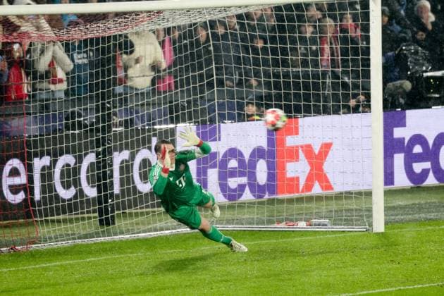 Tor fuer Rotterdam zum 2:0, Manuel Neuer machtlos, NDL, Feyenoord Rotterdam - FC Bayern Muenchen, Fussball, Champions-League, 7. Spieltag, Saison 2024 2025, 22.01.2025 Feyenoord Rotterdam - FC Bayern Muenchen, Fussball, Champions-League, 7. Spieltag, Saison 2024 2025, 22.01.2025 Rotterdam Copyright: xEibner-Pressefoto JoergxNiebergax EP_JNL