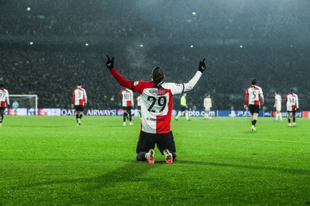 Fussball, UEFA Champions League Saison 2024 2025 Ligaphase 7.Spieltag Feyenoord Rotterdam - FC Bayern München 22.01.2025, Stadion Feijenoord De Kuip Santiago Gimenez (Feyenoord Rotterdam, 29) freut sich nach seinem Tor zum 2-0 durch einen Elfmeter Rotterdam Stadion Feijenoord - De Kuip Niederlande