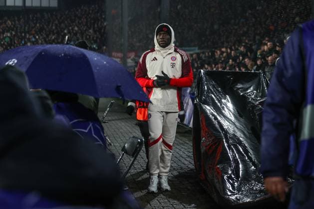 22.01.2025, Fussball, Saison 2024 2025, Champions League, 7. Spieltag, Feyenoord Rotterdam - FC Bayern München, Alphonso Davies (FC Bayern München) Rotterdam Staion Feijenoord Niederlande xRHR-FOTO TRx Copyright: TimxRehbein RHR-FOTOx RHR-FOTO TR
