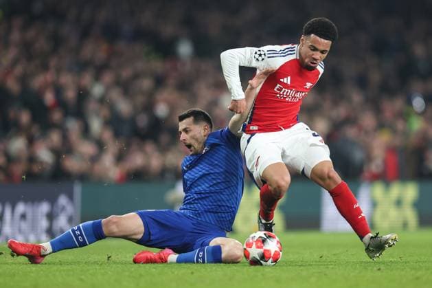 Arsenal v Dinamo Zagreb 22 January 2025, London - Champions League Football - Arsenal v GNK Dinamo Zagreb - Arber Hoxha of Dinamo Zagreb and Ethan Nwaneri of Arsenal - Photo: Charlotte Wilson Offside. London UK Copyright: xCharlottexWilsonx xOffsidexOffside