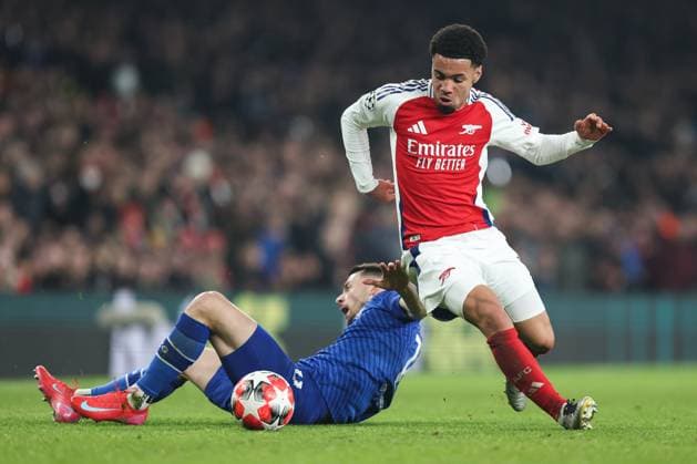 Arsenal v Dinamo Zagreb 22 January 2025, London - Champions League Football - Arsenal v GNK Dinamo Zagreb - Arber Hoxha of Dinamo Zagreb and Ethan Nwaneri of Arsenal - Photo: Charlotte Wilson Offside. London UK Copyright: xCharlottexWilsonx xOffsidexOffside