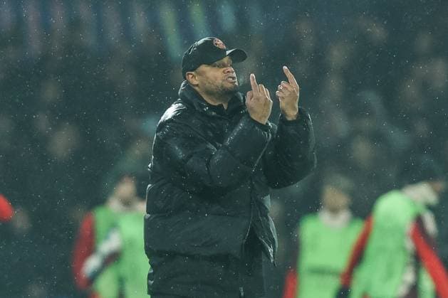 Fussball, UEFA Champions League Saison 2024 2025 Ligaphase 7.Spieltag Feyenoord Rotterdam - FC Bayern München 22.01.2025, Stadion Feijenoord De Kuip Vincent Kompany (Cheftrainer, FC Bayern München) Rotterdam Stadion Feijenoord - De Kuip Niederlande