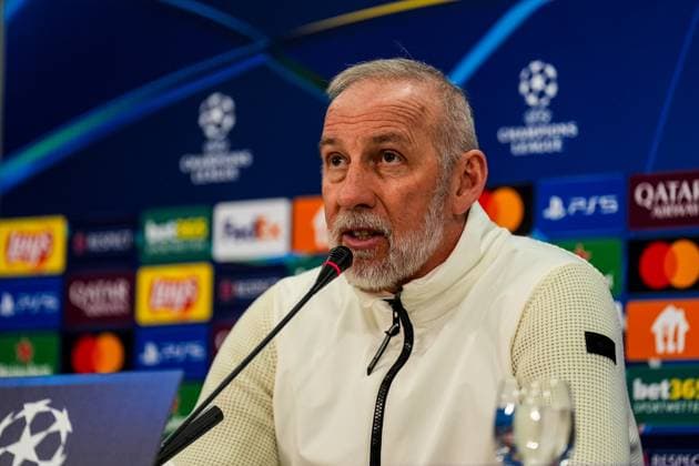 GELSENKIRCHEN, GERMANY - JANUARY 22: Stade Brestois 29 head coach Eric Roy attends a press conference, PK, Pressekonferenz after the UEFA Champions League 2024 25 League Phase MD7 match between FC Shakhtar Donetsk and Stade Brestois 29 at Arena AufSchalke on January 22, 2025 in Gelsenkirchen, Germany. (Photo by Rene Nijhuis) SOC  Copyright: xRenexNijhuis