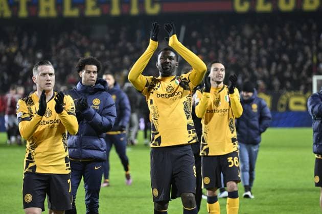 Football players of Inter Milan celebrate victory after the Football Champions League 7th round match: Sparta Prague vs Inter Milan in Prague, Czech Republic, January 22, 2025. (CTKxPhoto KaterinaxSulova) CTKPhotoP2025012209467  CTKPhotoP2025012209467