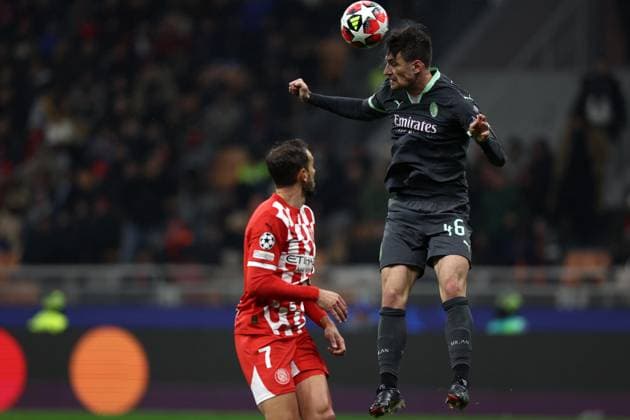 Matteo Gabbia (Ac Milan) controls the ball, UEFA Champions League 2024 25 League Phase MD7, AC Mailand v FC Girona, Stadio Giuseppe Meazza (San Siro), January 22, 2025, Milan, Italy.