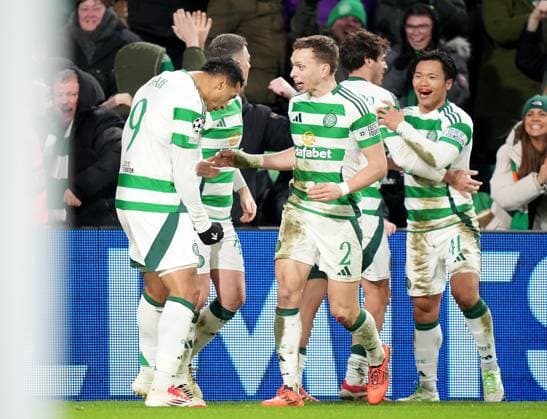 Adam Idah of Celtic celebrates scoring a late goal with his team mates during UEFA Champions League - Match Day 7 of 8 between Celtic FC and BSC Young Boys at Celtic Park, on 22nd January 2025 in Glasgow, Scotland. (Picture by Mark Runnacles) Celtic v Young Boys, UEFA Champions League, Group Stage, Football, Celtic Park, Glasgow, UK - 22 Jan 2025 EDITORIAL USE ONLY No use with unauthorised audio, video, data, fixture lists, club league logos or live services. Online in-match use limited to 120 images, no video emulation. No use in betting, games or single club league player publications. Copyright: xMarkxRunnacles Shutterstockx 15108894ec