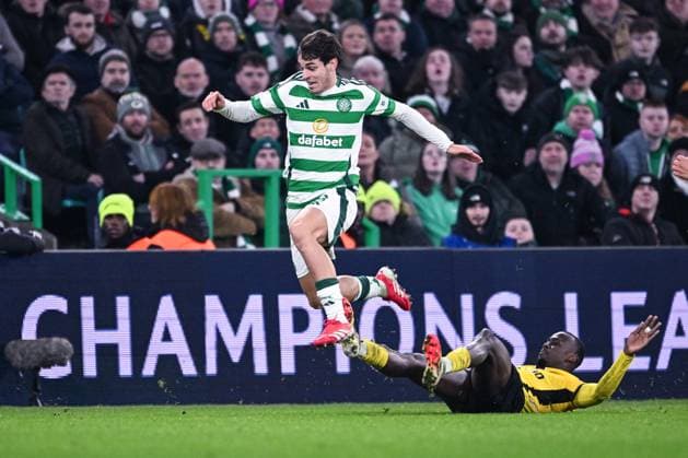 GLASGOW, SCOTLAND - JANUARY 22: Paulo Bernardo of Celtic L) in action during the UEFA Champions League 2024 25 League Phase MD7 match between Celtic FC and BSC Young Boys at Celtic Park on January 22, 2025 in Glasgow, Scotland. Glasgow Celtic Park Scotland United Kingdom Copyright: xJustPictures.ch RichardxCallisx jp-en-EuSpIm-RMC_3065-20250122