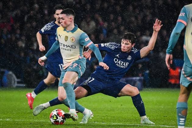 Champions League PSG vs Manchester City - FA Manchester City’s midfielder Phil Foden fights for the ball during the UEFA Champions League football match between Paris Saint-Germain and Manchester City FC at the Parc des Princes Stadium in Paris on January 22, 2025. Photo by Firas Abdullah ABACAPRESS.COM Paris Ile-de-France France  Copyright: xAbdullahxFiras ABACAx