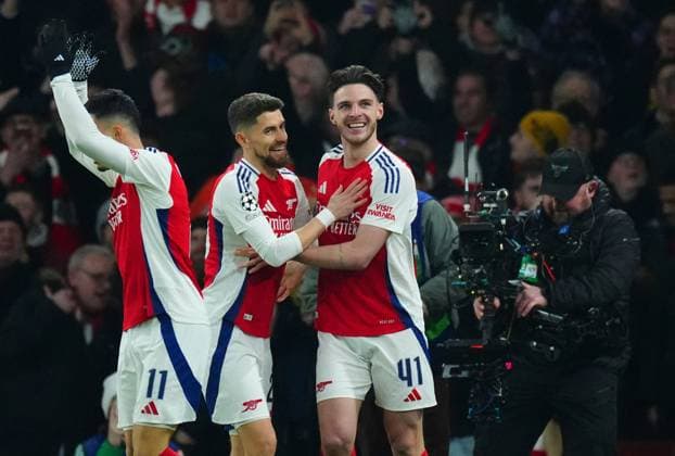 Declan Rice of Arsenal celebrates scoring the opening goal Arsenal v Dinamo Zagreb, UEFA Champions League, Group Stage, Football, Emirates Stadium, London, UK - 22 Jan 2025 EDITORIAL USE ONLY No use with unauthorised audio, video, data, fixture lists, club league logos or live services. Online in-match use limited to 120 images, no video emulation. No use in betting, games or single club league player publications.  Copyright: xJavierxGarcia Shutterstockx 15108893ac
