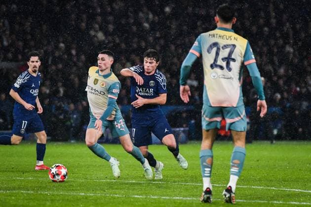 Champions League PSG vs Manchester City - FA Manchester City’s midfielder Phil Foden fights for the ball during the UEFA Champions League football match between Paris Saint-Germain and Manchester City FC at the Parc des Princes Stadium in Paris on January 22, 2025. Photo by Firas Abdullah ABACAPRESS.COM Paris Ile-de-France France  Copyright: xAbdullahxFiras ABACAx