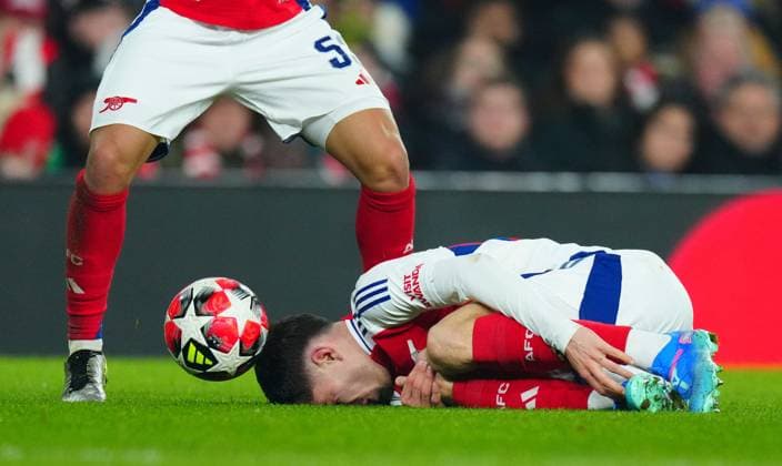 An injury scare for Kai Havertz of Arsenal as a ball hits him on the head Arsenal v Dinamo Zagreb, UEFA Champions League, Group Stage, Football, Emirates Stadium, London, UK - 22 Jan 2025 EDITORIAL USE ONLY No use with unauthorised audio, video, data, fixture lists, club league logos or live services. Online in-match use limited to 120 images, no video emulation. No use in betting, games or single club league player publications.  Copyright: xJavierxGarcia Shutterstockx 15108893bo
