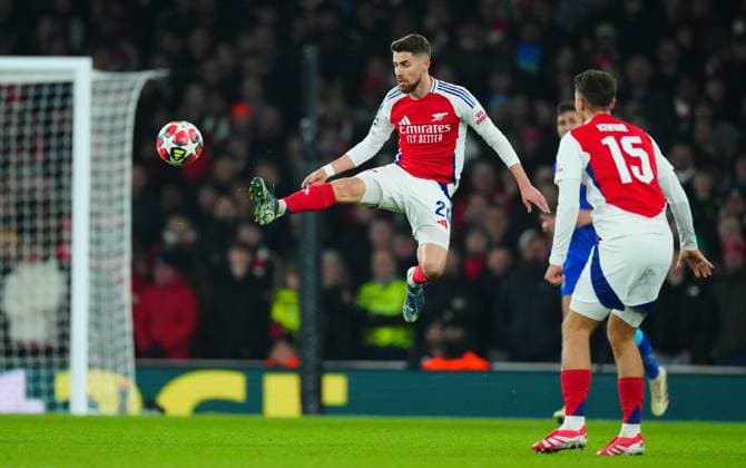 Jorginho of Arsenal Arsenal v Dinamo Zagreb, UEFA Champions League, Group Stage, Football, Emirates Stadium, London, UK - 22 Jan 2025 EDITORIAL USE ONLY No use with unauthorised audio, video, data, fixture lists, club league logos or live services. Online in-match use limited to 120 images, no video emulation. No use in betting, games or single club league player publications.  Copyright: xJavierxGarcia Shutterstockx 15108893ds