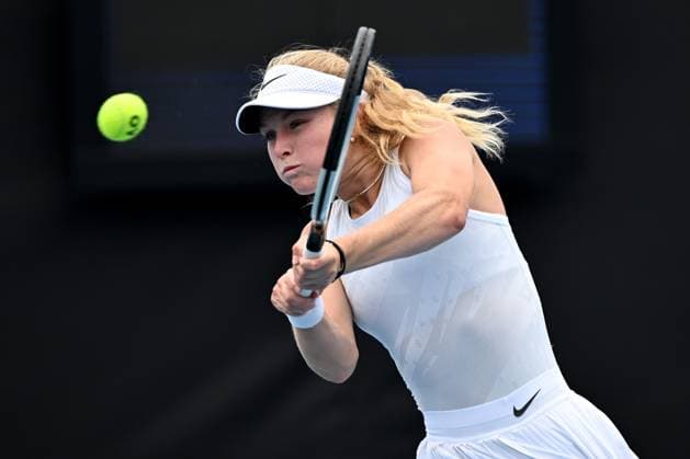 TENNIS AUSTRALIAN OPEN, Emerson Jones of Australia during her junior girls? semi-final match against Lilli Tagger of Austria during the 2025 Australian Open at Melbourne Park in Melbourne, Thursday, January 23, 2025. ( NO ARCHIVING, EDITORIAL USE ONLY, NO USE IN BOOKS WITHOUT CONSENT MELBOURNE VICTORIA AUSTRALIA  Copyright: xJAMESxROSSx 20250123169374849475