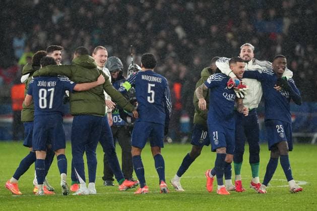 PSG celebrate coming back from two-nil down to win 4-2 Paris Saint-Germain v Manchester City, UEFA Champions League, Group Stage, Football, Parc des Princes, Paris, France - 22 Jan 2025 EDITORIAL USE ONLY No use with unauthorised audio, video, data, fixture lists, club league logos or live services. Online in-match use limited to 120 images, no video emulation. No use in betting, games or single club league player publications. Copyright: xDavexWinter Shutterstockx 15108890im
