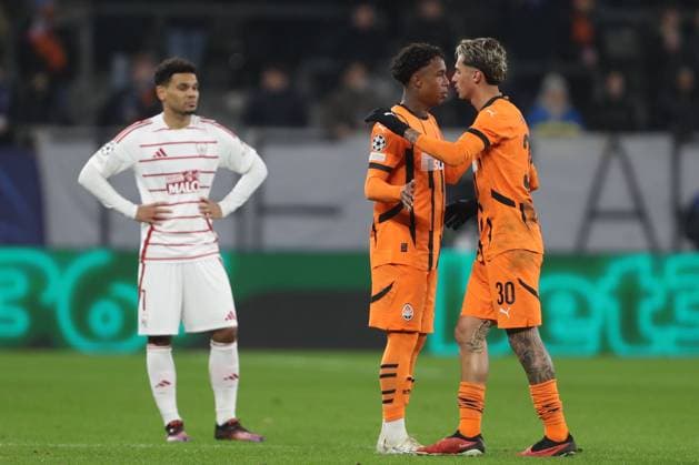 Kevin (Shakhtar Donetsk) und Marlon Gomes (Shakhtar Donetsk) shake hands during the UEFA Champions League 2024 25 League Phase MD7 match between FC Shakhtar Donetsk and Stade Brestois 29 at Veltins Arena on January 22, 2025 in Gelsenkirchen, Germany. (Photo by Oliver Kaelke DeFodi Images) Defodi-678_2025_01_21_OK_SHASTA_1554