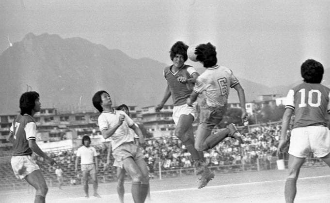 An exciting soccer match between Eastern and South China at the Boundary Street Stadium. 18MAR77 Hong Kong Hong Kong EDITORIAL USE ONLY  Copyright: xx MER2016073003000412 ChanxYue-manx 0795576011st