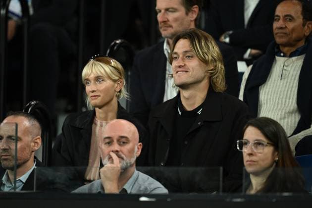 TENNIS AUSTRALIAN OPEN, Collingwood Magpies skipper Darcy Moore (right) watches Aryna Sabalenka of Belarus during her Women?s semifinal match against Paula Badosa of Spain during the 2025 Australian Open at Melbourne Park in Melbourne, Thursday, January 23, 2025. ( NO ARCHIVING, EDITORIAL USE ONLY, NO USE IN BOOKS WITHOUT CONSENT MELBOURNE VICTORIA AUSTRALIA  Copyright: xJOELxCARRETTx 20250123167215084756