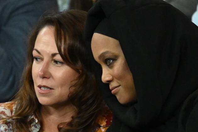 TENNIS AUSTRALIAN OPEN, Former Model and American TV personality Tyra Banks (right) watches Aryna Sabalenka of Belarus during her Women?s semifinal match against Paula Badosa of Spain during the 2025 Australian Open at Melbourne Park in Melbourne, Thursday, January 23, 2025. ( NO ARCHIVING, EDITORIAL USE ONLY, NO USE IN BOOKS WITHOUT CONSENT MELBOURNE VICTORIA AUSTRALIA  Copyright: xJOELxCARRETTx 20250123154510824288