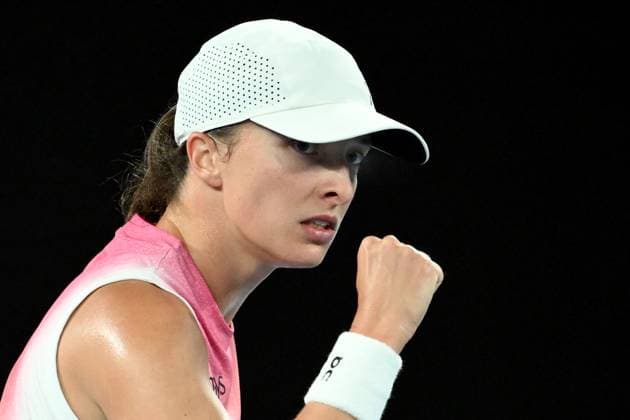 TENNIS AUSTRALIAN OPEN, Iga Swiatek of Poland reacts during her Women?s semifinal match against Madison Keys of the USA during the 2025 Australian Open at Melbourne Park in Melbourne, Thursday, January 23, 2025. ( NO ARCHIVING, EDITORIAL USE ONLY, NO USE IN BOOKS WITHOUT CONSENT MELBOURNE VICTORIA AUSTRALIA  Copyright: xJOELxCARRETTx 20250123178012491221