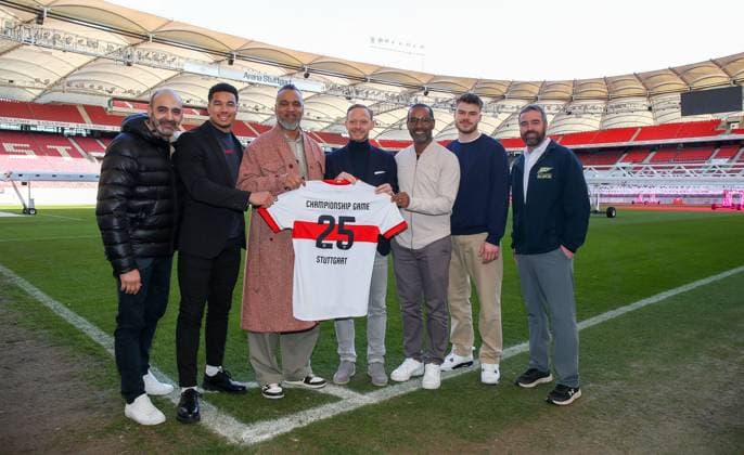 Sport Themen der Woche KW04 Sport Bilder des Tages BAU 23.01.2025 Stuttgart Fußball VfB Stuttgart Medien-Kick-off zum ELF Championship Game, v.l. General Manager Suni Musa (Stuttgart Surge), NFL, American Football Herren, USA Spieler Marcel Dabo, Patrick Esume (Der Commissioner der ELF) , Rouven Kasper ( VfB Vorstand für Marketing und Vertrieb), VfB Markenbotschafter Cacau, Wide Receiver Louis Geyer (Stuttgart Surge), Headcoach Jordan Neuman (Stuttgart Surge) *** BAU 23 01 2025 Stuttgart Football VfB Stuttgart Media Kick off for the ELF Championship Game, from l General Manager Suni Musa Stuttgart Surge , NFL Player Marcel Dabo, Patrick Esume The Commissioner of the ELF , Rouven Kasper VfB Board Member for Marketing and Sales , VfB Brand Ambassador Cacau, Wide Receiver Louis Geyer Stuttgart Surge , Head Coach Jordan Neuman Stuttgart Surge