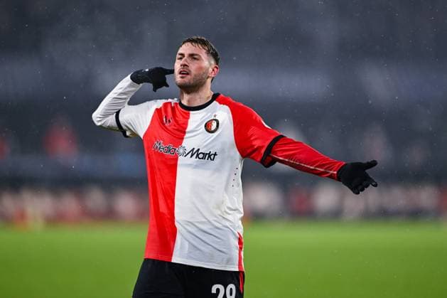 22.01.2025, Fussball UEFA Champions League 2024 2025, 7.Spieltag, Feyenoord Rotterdam - FC Bayern München, im De Kuip, Santiago Gimenez (Feyenoord Rotterdam) freut sich über das Tor zum 1:0.