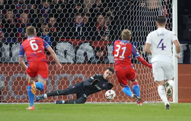 Anderlecht s goalkeeper Colin Coosemans stops the penalty during a soccer game between Czech soccer team Viktoria Plzen and Belgian soccer team RSC Anderlecht, Thursday 23 January 2025 in Plzen, Czech Republic, on day 7 8 of the group stage of the UEFA Europa League tournament. VIRGINIExLEFOUR  x111006916x