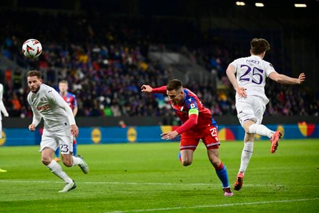 Viktoria Plzen v RSC Anderlecht - UEFA Europa League PLZEN, CZECH REPUBLIC - JANUARY 23 : Kalvach Lukas midfielder of Viktoria Pilsen and Foket Thomas midfielder of RSC Anderlecht during the UEFA Europa League 2024 25 League Phase MD7 match between Viktoria Plzen and RSC Anderlecht on January 23, 2025 in Plzen, Czech Republic, 23 01 2025 Plzen Czech Republic  Copyright: xPeterxDexVoechtx