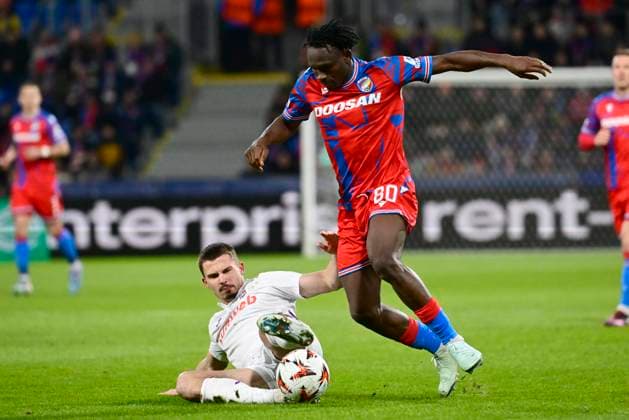Viktoria Plzen v RSC Anderlecht - UEFA Europa League PLZEN, CZECH REPUBLIC - JANUARY 23 : Dendoncker Leander defender of RSC Anderlecht and Adu Prince Kwabena forward of Viktoria Pilsen during the UEFA Europa League 2024 25 League Phase MD7 match between Viktoria Plzen and RSC Anderlecht on January 23, 2025 in Plzen, Czech Republic, 23 01 2025 Plzen Czech Republic  Copyright: xPeterxDexVoechtx
