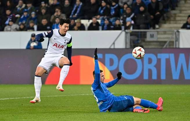 TOR zum 0:2 Heung-Min Son Tottenham Hotspur Spurs (07) Torschuss Aktion Torchance TSG 1899 Hoffenheim vs Tottenham Hotspur Spurs 23.01.2025 DFL REGULATIONS PROHIBIT ANY USE OF PHOTOGRAPHS AS IMAGE SEQUENCES AND OR QUASI-VIDEO TSG 1899 Hoffenheim vs Tottenham Hotspur