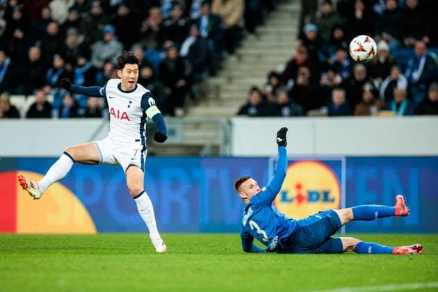 UEFA Europa League: TSG 1899 Hoffenheim - Tottenham Hotspur; 23.01.2025 Heung-Min Son (Tottenham Hotspur, 7) schießt das 0:2 gegen Pavel Kaderabek (TSG 1899 Hoffenheim, 3) UEFA Europa League: TSG 1899 Hoffenheim - Tottenham Hotspur, Sinsheim, PreZero Arena am 23.01.2025 Copyright: xBEAUTIFULxSPORTS Wunderlx