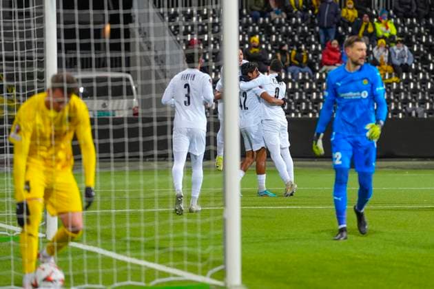 UEFA Europa League 2024 2025 Bodo Glimt Maccabi Tel Aviv Bodo 20250123 Maccabi Tel Aviv cheers after scoring by Dor Peretz UEFA Europa leauge match between Bodo Glimt and Maccabi Tel Aviv at Aspmyra stadium Photo Lise Aaserud NTB Bodo Norway EDITORIAL USE ONLY RESTRICTED USE FOR BETTING COMPANIES  Copyright: xLisexAaserudx xNTBx