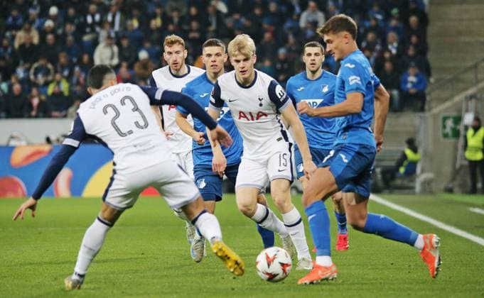 23.01.2025, xmohx, Fussball UEFA Europa League, TSG 1899 Hoffenheim - Tottenham Hotspur emspor, v.l. Pedro Porro (Tottenham), Tom Bischof (Hoffenheim) (DFL DFB REGULATIONS PROHIBIT ANY USE OF PHOTOGRAPHS as IMAGE SEQUENCES and or QUASI-VIDEO) Sinsheim