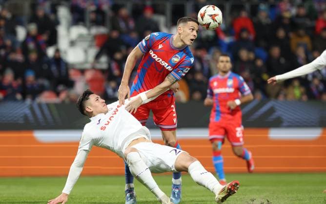 Anderlecht s Luis Vazquez and Viktoria Plzen s Svetozar Markovic fight for the ball during a soccer game between Czech soccer team Viktoria Plzen and Belgian soccer team RSC Anderlecht, Thursday 23 January 2025 in Plzen, Czech Republic, on day 7 8 of the group stage of the UEFA Europa League tournament. VIRGINIExLEFOUR  x111010121x