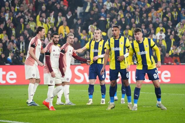 Caglar Soguncu , Alexander Djiku and Yusuf Akcicek (R) of Fenerbahce and Nemanja Matic , Said Benrahma of Olympique Lyon during the UEFA Europa League 2024 25 League Phase MD7 match between Fenerbahce SK and Olympique Lyonnais at on January 23, 2025 in Istanbul, Turkey. Istanbul Turkey Copyright: xSeskimphotox Fenerbahce-Lyon-230125 (29)