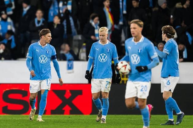 250123 Jens Stryger Larsen and Otto Rosengren of Malmö FF looks dejected during the UEFA Europa League football match between Malmö FF and Twente on January 23, 2025 in Malmö. Photo: Petter Arvidson BILDBYRAN kod PA PA0962 fotboll football soccer fotball uefa europa league europa league malmö ff twente bbeng depp Copyright: PETTERxARVIDSON BB250123PA133