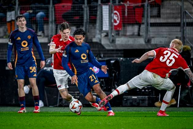 AS Roma forwarder Paulo Dybala, during the match AZ - Roma at the AZ Stadium for the UEFA Europa League - League phase - Matchday 7 season 2024-2025 in ALKMAAR, Netherlands on 23 januari 2025, (photo by Stefan Koops EYE4images DeFodi Images) Defodi-746_210217