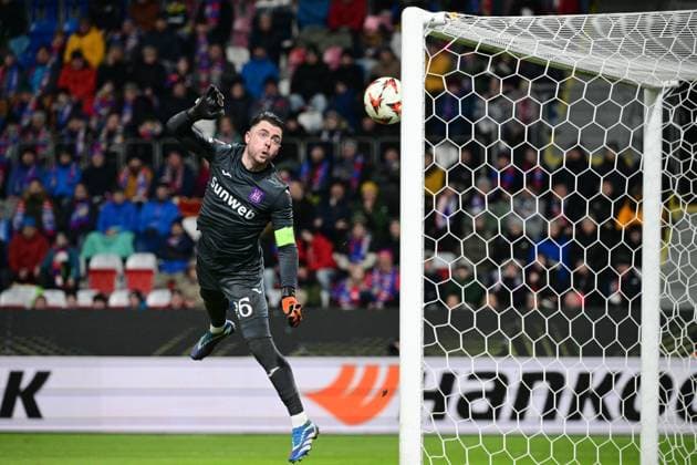 Goalkeeper Colin Coosemans of Anderlecht watches the ball that ended up on the bar during the football Europa League 7th round match FC Viktoria Plzen vs RSC Anderlecht Brussels in Pilsen, Czech Republic, January 23, 2025. (CTKxPhoto MichalxKamaryt) CTKPhotoP2025012308336  CTKPhotoP2025012308336