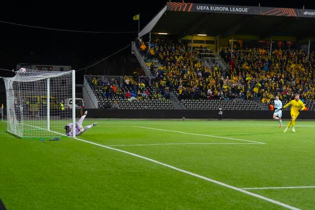UEFA Europa League 2024 2025 : Bodo Glimt - Maccabi Tel Aviv Bodo 20250123. Bodo Glimt s Kasper Hogh scores during the UEFA Europa League match between Bodo Glimt and Maccabi Tel Aviv at Aspmyra Stadium. Photo: Lise Aaserud NTB Bodo Norway EDITORIAL USE ONLY. RESTRICTED USE FOR BETTING COMPANIES Ref:_SPOmCffYoKDHqY.jpg  Copyright: xLisexAaserudx xNTBx