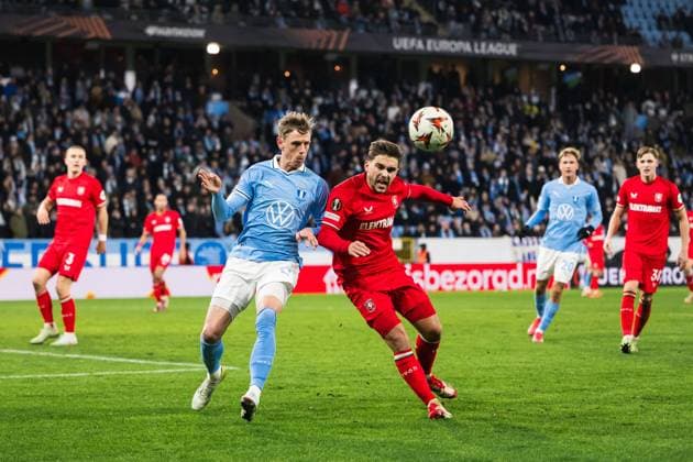250123 Soren Rieks of Malmö FF and Bart Van Rooij of Twente during the UEFA Europa League football match between Malmö FF and Twente on January 23, 2025 in Malmö. Photo: Petter Arvidson BILDBYRAN kod PA PA0962 fotboll football soccer fotball uefa europa league europa league malmö ff twente bbeng Copyright: PETTERxARVIDSON BB250123PA141