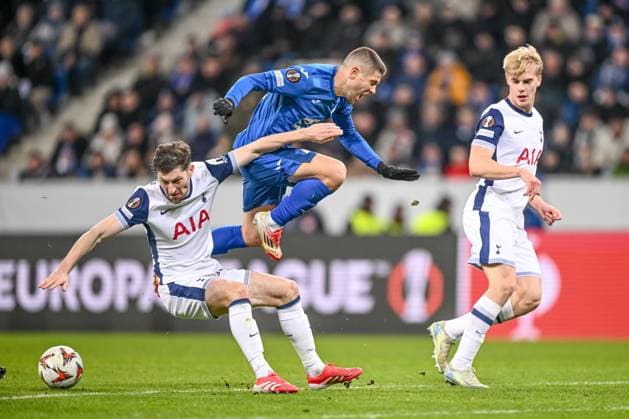 Ben Davies (Tottenham Hotspur) und Andrej Kramaric (TSG 1899 Hoffenheim) battle for the ball during the UEFA Europa League 2024 25 League Phase MD7 match between TSG 1899 Hoffenheim v Tottenham Hotspur at PreZero Arena on January 23, 2025 in Hoffenheim, Germany. (Photo by Harry Langer DeFodi Images) Defodi-541_TSGTOT20250123_72